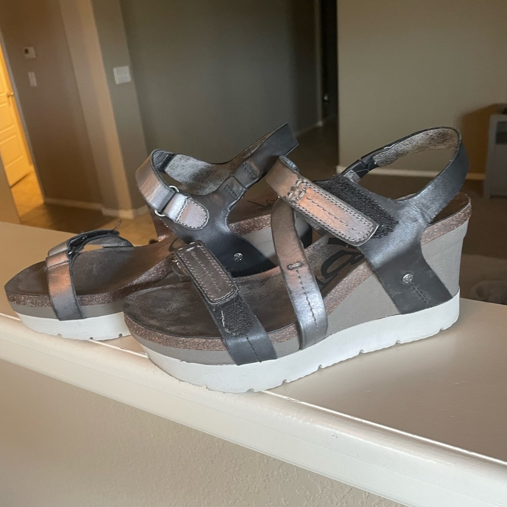 OTBT Wavey Wedge Sandals